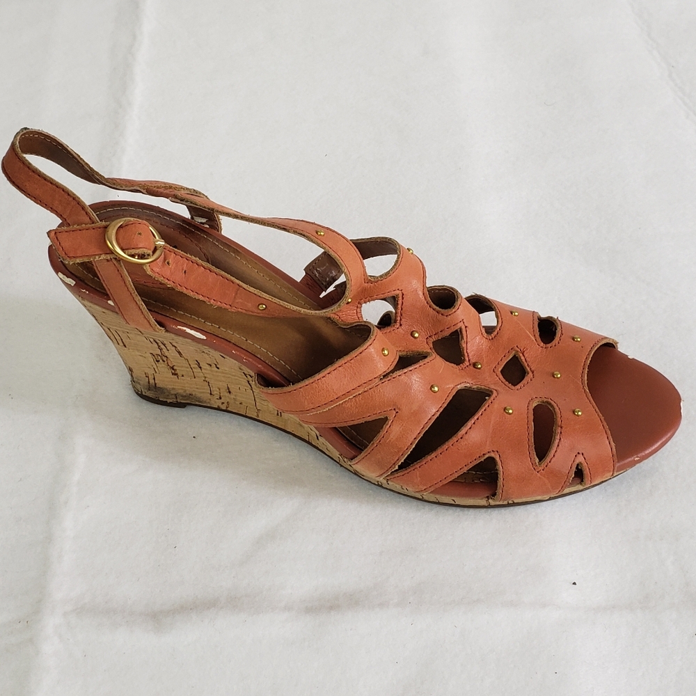 Clarks Tan Wedges with Strappy Design!
